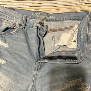 American Eagle flare mom jean